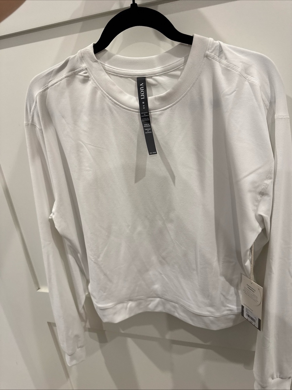 Vuori halo modern crew long sleeve size medium nwt $98